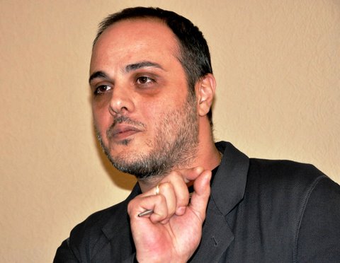 tavisufali_azris_saxli