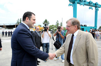 Handshake-sam1-mtavari