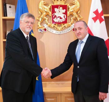 1-diplomatandpresident-aqt3