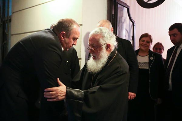 Margvle-polit-3-analit-qvem